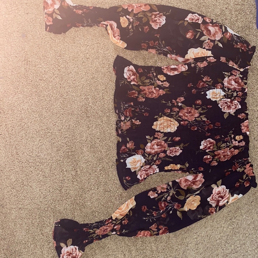 Floral ruched blouse, long sleeve, cropped